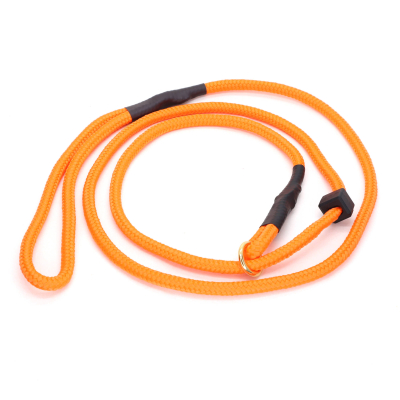 Orange retrieverline håndlavet i en blød 8 mm webbing. Hundesnoren er 140 cm lang og er en slidstærk line.